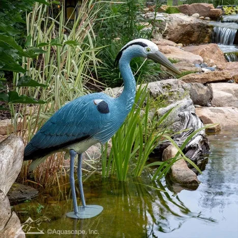 Easy installation with included mounting stake for Blue Heron Decoy.