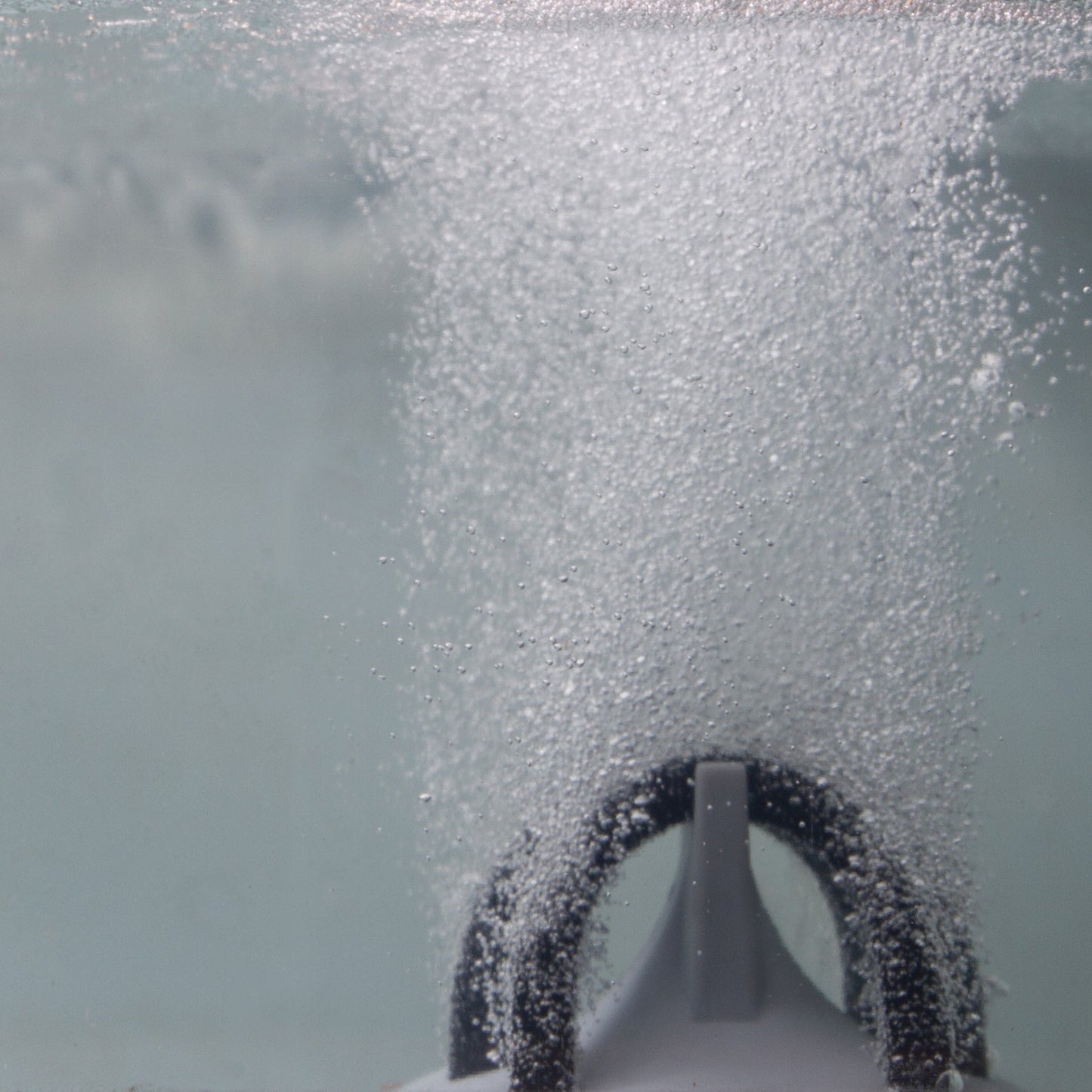 Atlantic-Oase Air Diffusers deep water diffuser in use